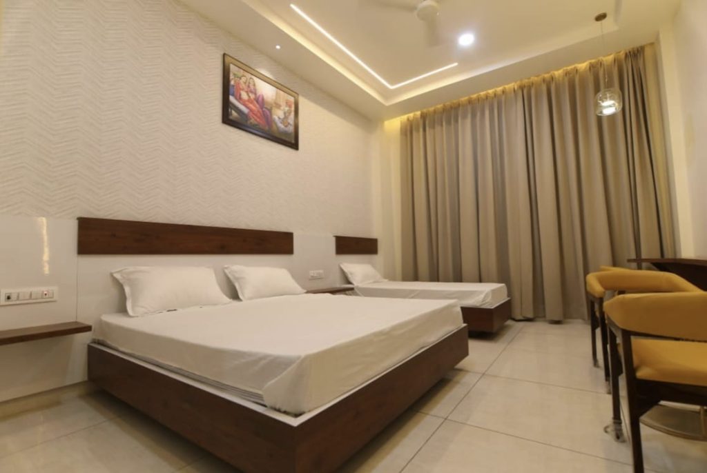 Trimbakeshwar Temple Stay and Room Booking Guide
